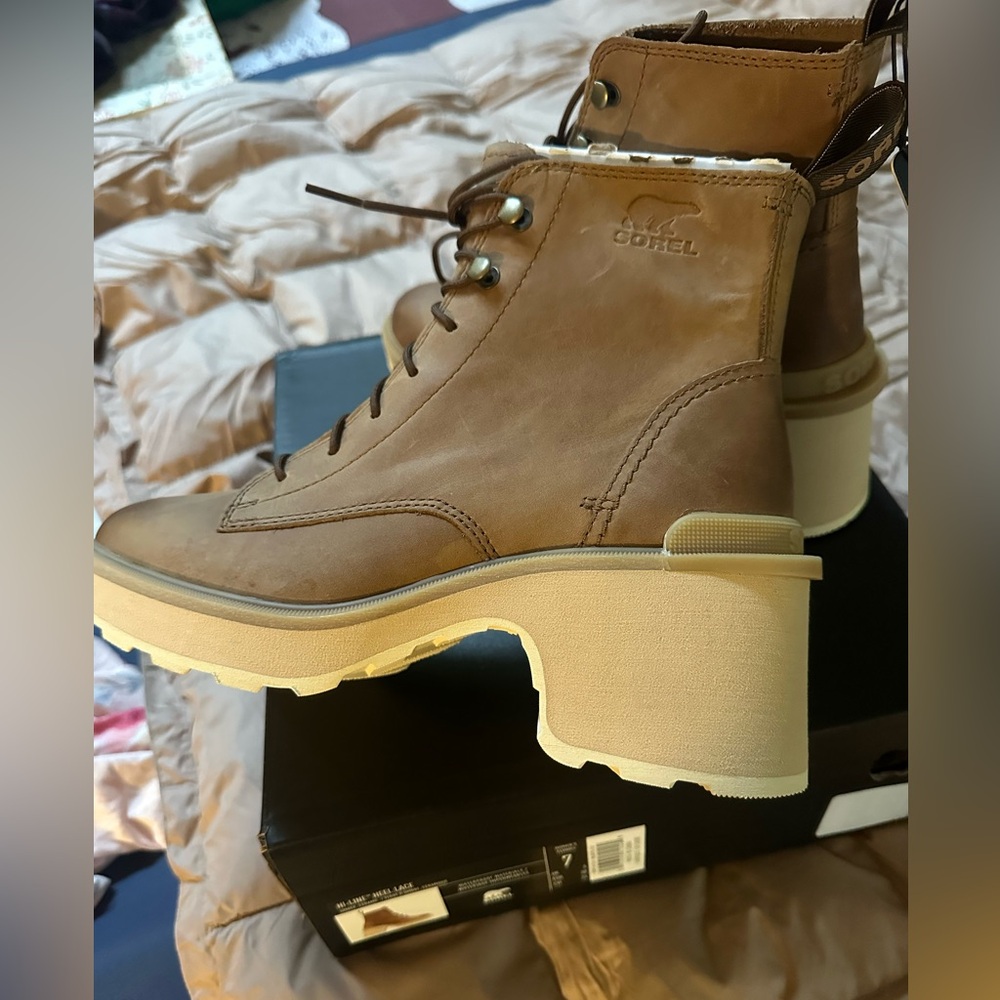 SOREL Boots Waterproof NEW in Box